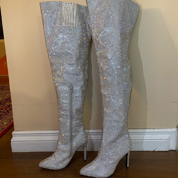 Selling this limited edition stunning boots - Picture 4 of 5